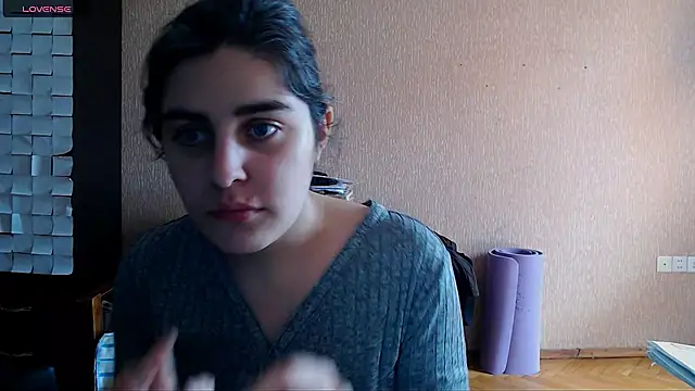 Snapshot of _Roselina_ chatting on February 9, 2026, 10:19 am Roselina online show from February 9, 2026, 10:19 am