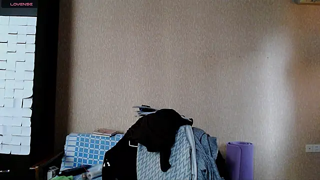 Snapshot of _Roselina_ chatting on February 17, 2026, 10:56 am Roselina online show from February 17, 2026, 10:56 am