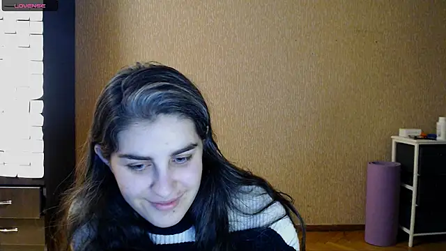 Snapshot of _Roselina_ chatting on March 2, 2026, 6:59 pm Roselina online show from March 2, 2026, 6:59 pm