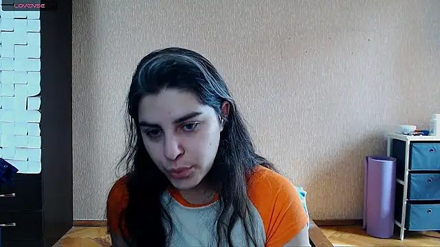 Snapshot of _Roselina_ chatting on March 7, 2026, 7:16 am Roselina online show from March 7, 2026, 7:16 am