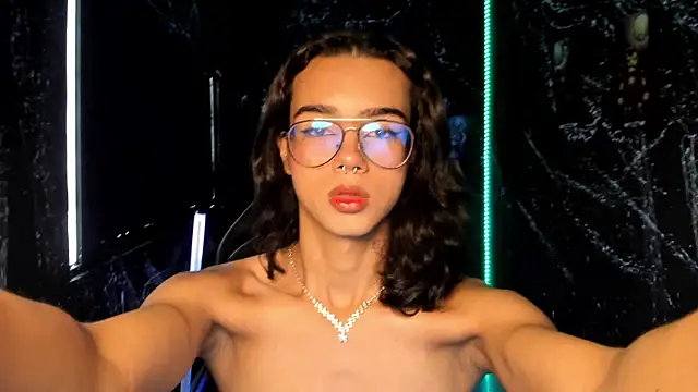 MattThompsonn online show from January 28, 2025, 9:19 pm