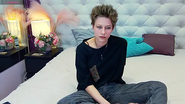 via mayer  online show from March 11, 2025, 4:51 pm