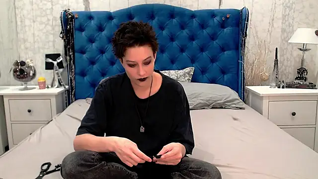 via mayer  online show from April 21, 2026, 4:52 am