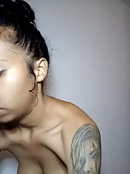 Miss sparkle00 online show from February 3, 2025, 5:29 am