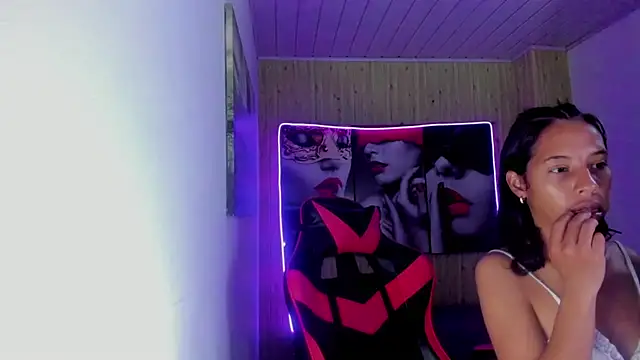 Miss sparkle00 online show from September 12, 2025, 4:45 am