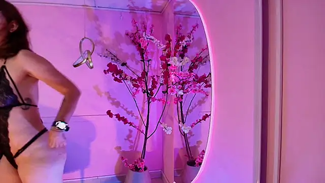 scarlette69 online show from February 22, 2025, 7:47 pm