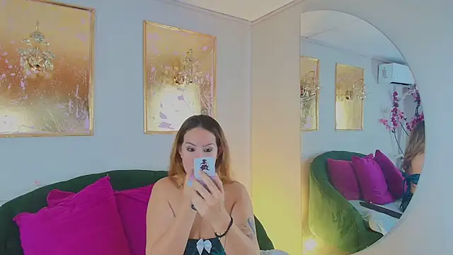 scarlette69 online show from April 21, 2026, 7:39 pm