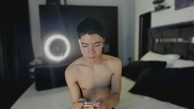 alanblack1 online show from March 4, 2026, 2:56 pm