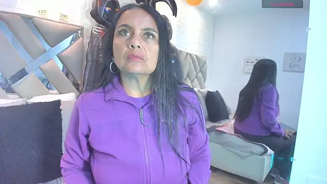 raquell moore online show from October 12, 2025, 2:49 pm