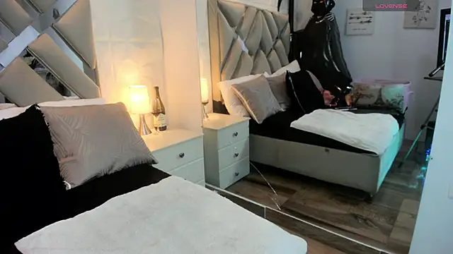 raquell moore online show from October 27, 2025, 11:47 am