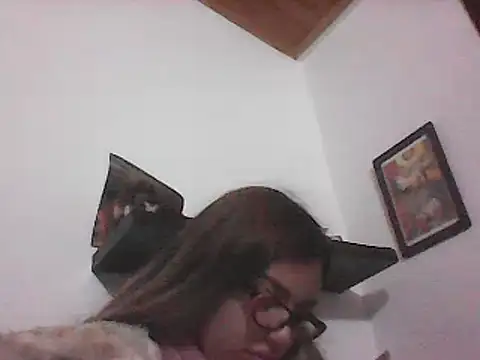 VittoriaTaylor online show from January 31, 2025, 12:40 pm