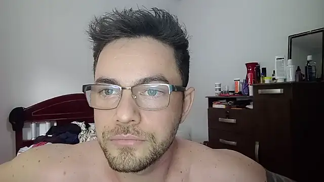 Snapshot of Dyllan__ chatting on June 11, 2026, 2:37 pm Dyllan online show from June 11, 2026, 2:37 pm