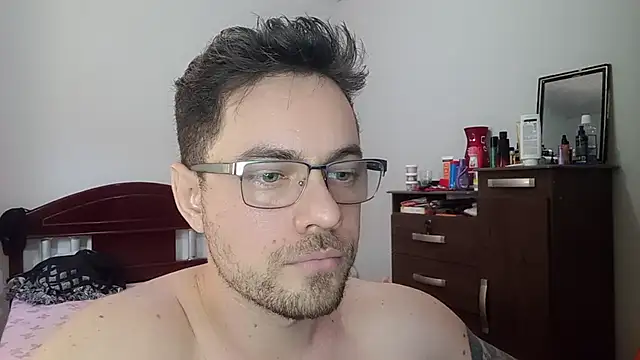Snapshot of Dyllan__ chatting on June 12, 2026, 2:16 pm Dyllan online show from June 12, 2026, 2:16 pm