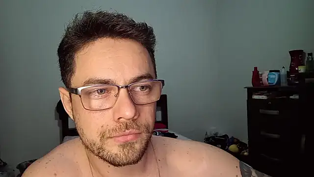 Snapshot of Dyllan__ chatting on June 18, 2026, 1:50 am Dyllan online show from June 18, 2026, 1:50 am