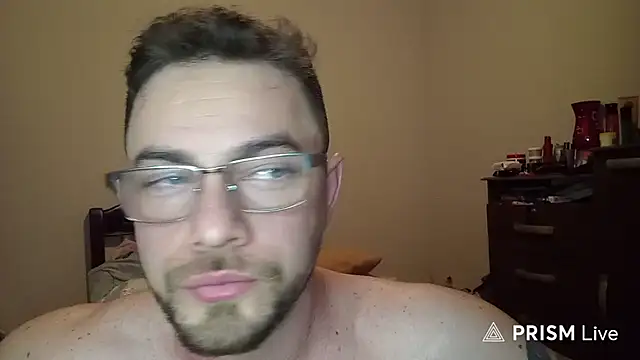 Snapshot of Dyllan__ chatting on July 7, 2026, 1:30 am Dyllan online show from July 7, 2026, 1:30 am