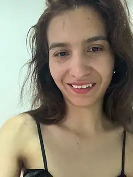 Bella still online show from December 20, 2025, 1:29 pm