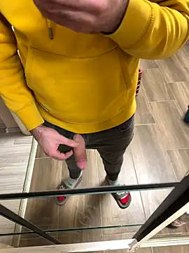 Snapshot of Klaus298 chatting on December 19, 2025, 4:03 pm Klaus298 online show from December 19, 2025, 4:03 pm