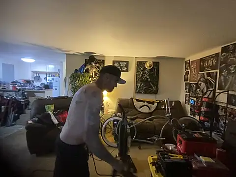 hornycouple818 online show from April 26, 2026, 3:53 pm