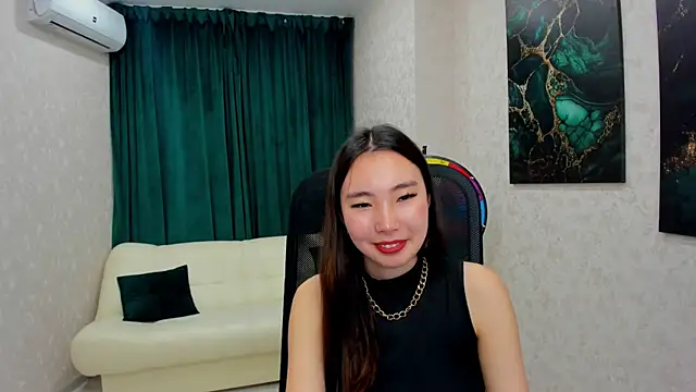 AnnaReyla online show from March 12, 2025, 2:12 pm