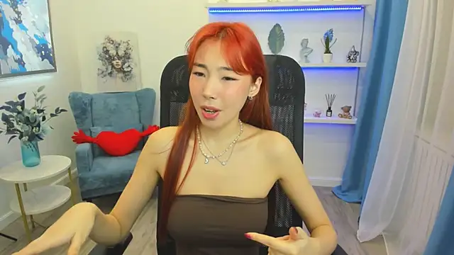 AnnaReyla online show from March 17, 2026, 2:05 am