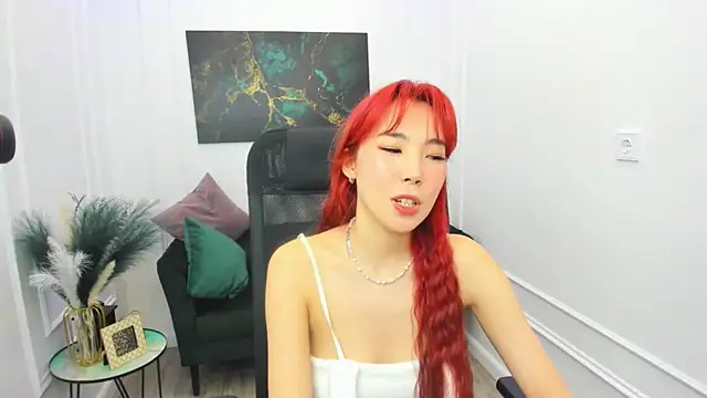 AnnaReyla online show from April 7, 2026, 11:21 am