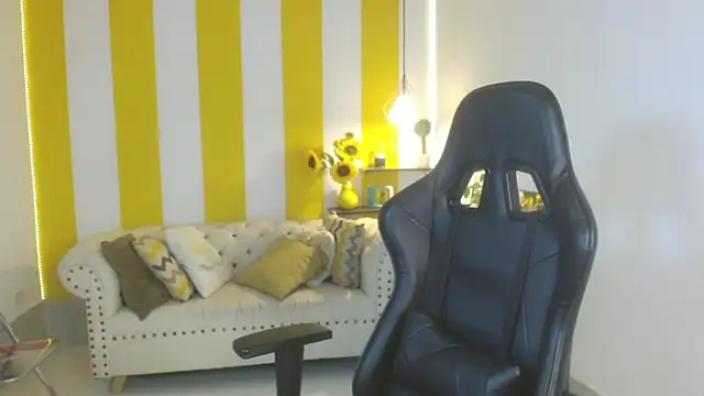 miss honey01 online show from February 7, 2025, 2:29 am