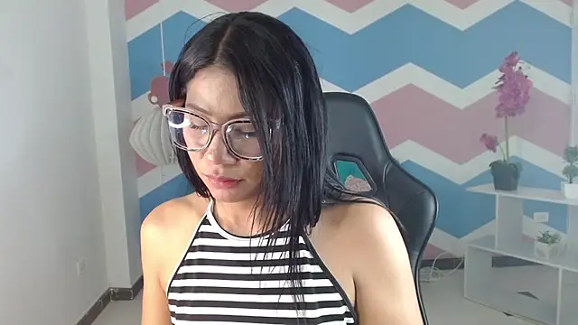 miss honey01 online show from March 1, 2025, 2:48 am