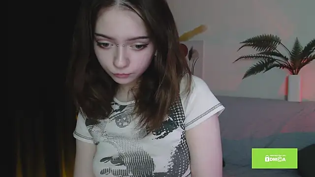 miuri miy online show from February 7, 2025, 7:49 pm