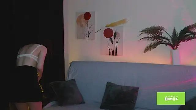 miuri miy online show from February 10, 2025, 4:04 pm