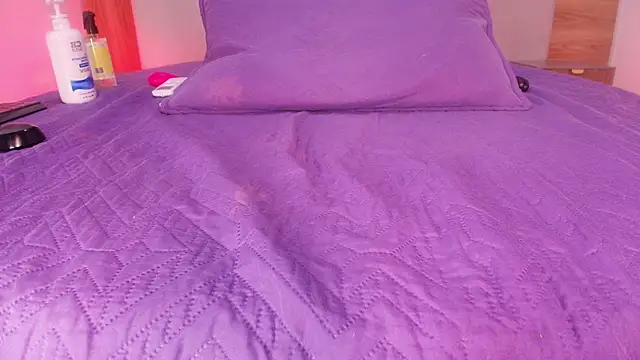 Auroraa miller online show from April 11, 2026, 7:45 am