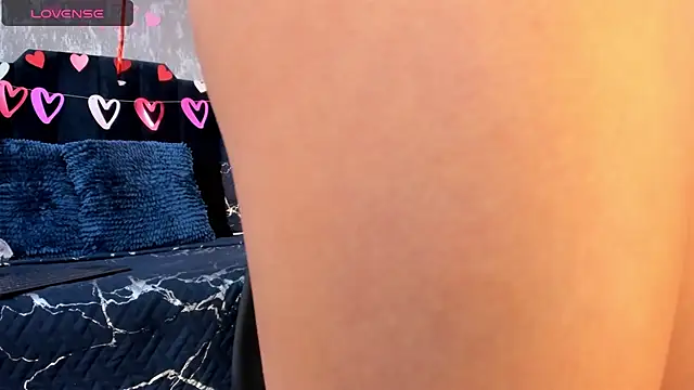 Isis ariany  online show from February 24, 2025, 12:59 pm