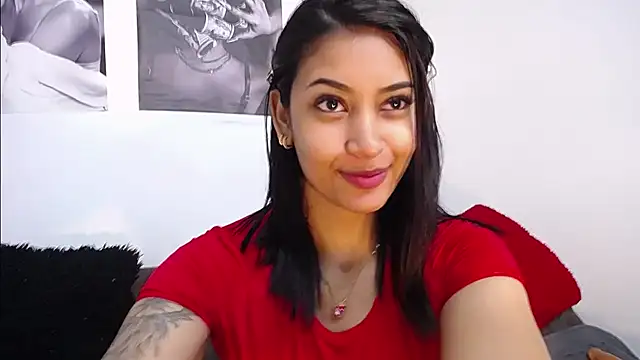 loretahorny online show from October 4, 2025, 1:42 pm