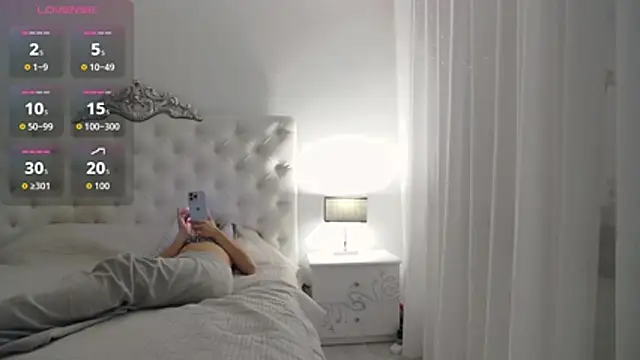 Snapshot of AlysiaBright chatting on February 26, 2026, 5:01 pm AlysiaBright online show from February 26, 2026, 5:01 pm