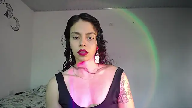 lana roman online show from November 18, 2025, 8:24 pm