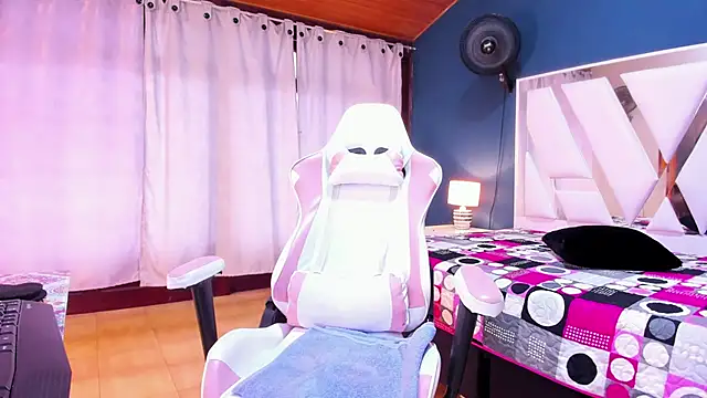 Alondra Cutie online show from February 12, 2025, 9:54 pm