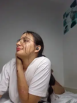 baaby-miiaa online show from March 11, 2025, 9:13 am