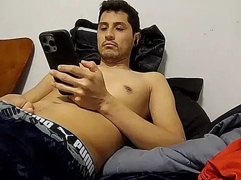 PerroDemonioHot online show from January 7, 2026, 10:56 pm