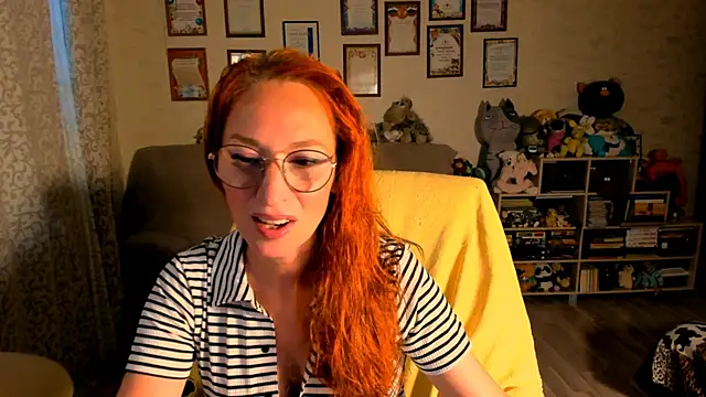 red rocco online show from September 14, 2025, 1:54 pm