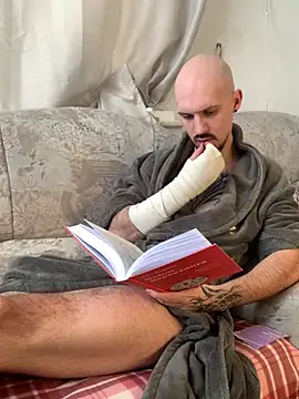 AssHunter4k online show from February 19, 2025, 10:01 am