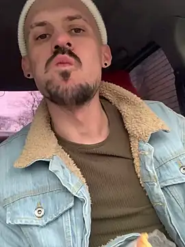 AssHunter4k online show from March 1, 2025, 6:13 am