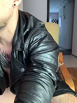 AssHunter4k online show from November 28, 2025, 8:06 am