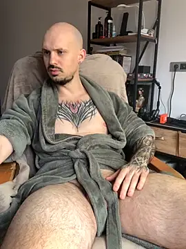 AssHunter4k online show from December 2, 2025, 8:41 am