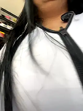 Miia Jazmin online show from October 15, 2025, 4:07 pm