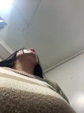 Miia Jazmin online show from April 15, 2026, 9:04 pm