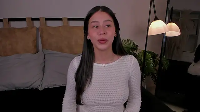 hannah brady online show from September 18, 2025, 10:45 pm