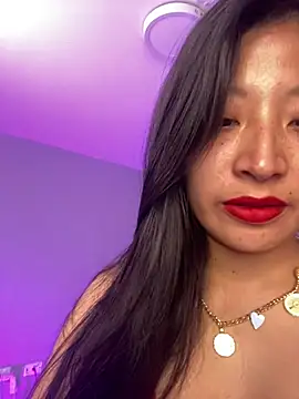 hannah howeell   online show from February 17, 2025, 10:07 am