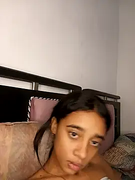 Zoe Sweett18 online show from March 11, 2026, 6:25 pm