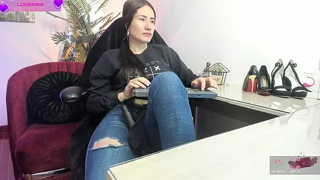 VioletParkker online show from February 18, 2025, 11:33 am