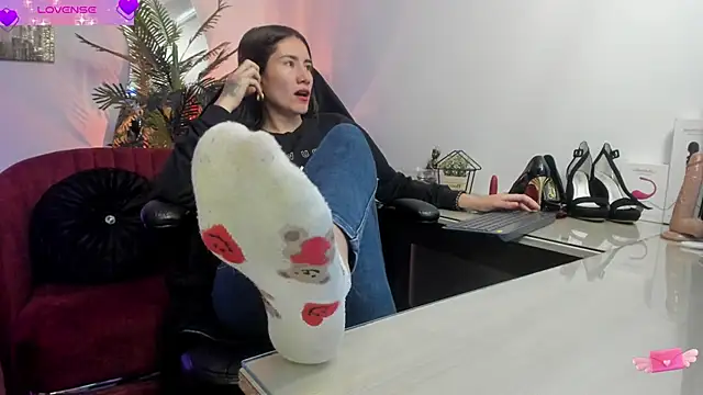 VioletParkker online show from February 18, 2025, 2:38 pm