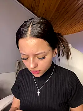 Sofia18 pinkk online show from December 17, 2025, 11:11 pm